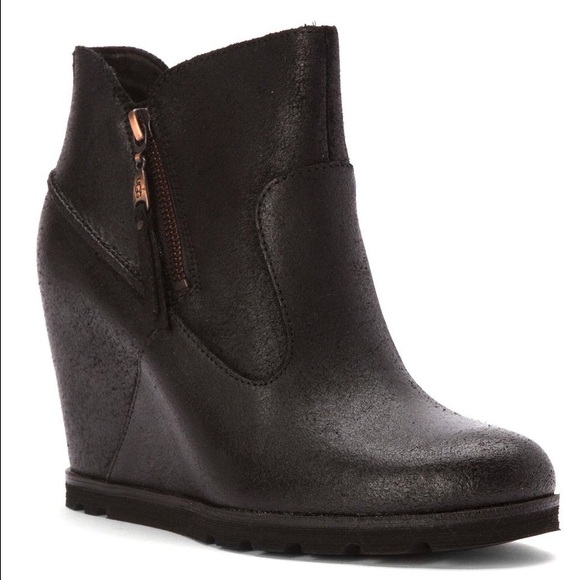 NEW UGG MYRNA LODGE. ANKLE BOOTS - Picture 1 of 4